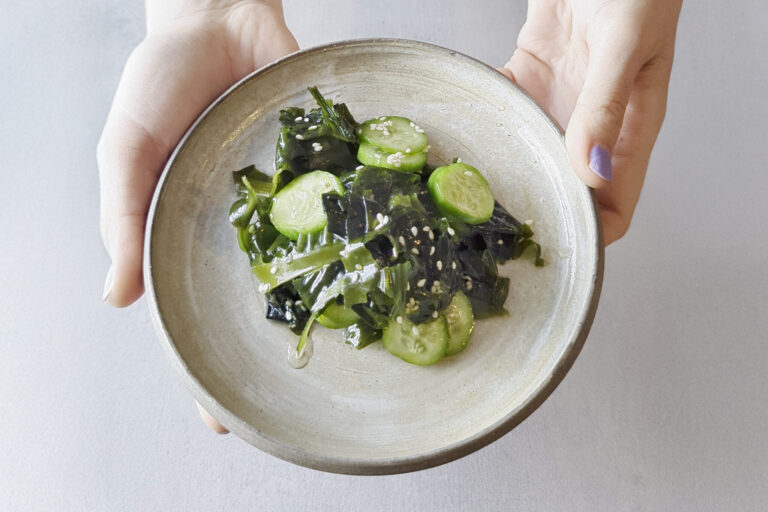 Kurgi-wakame salat